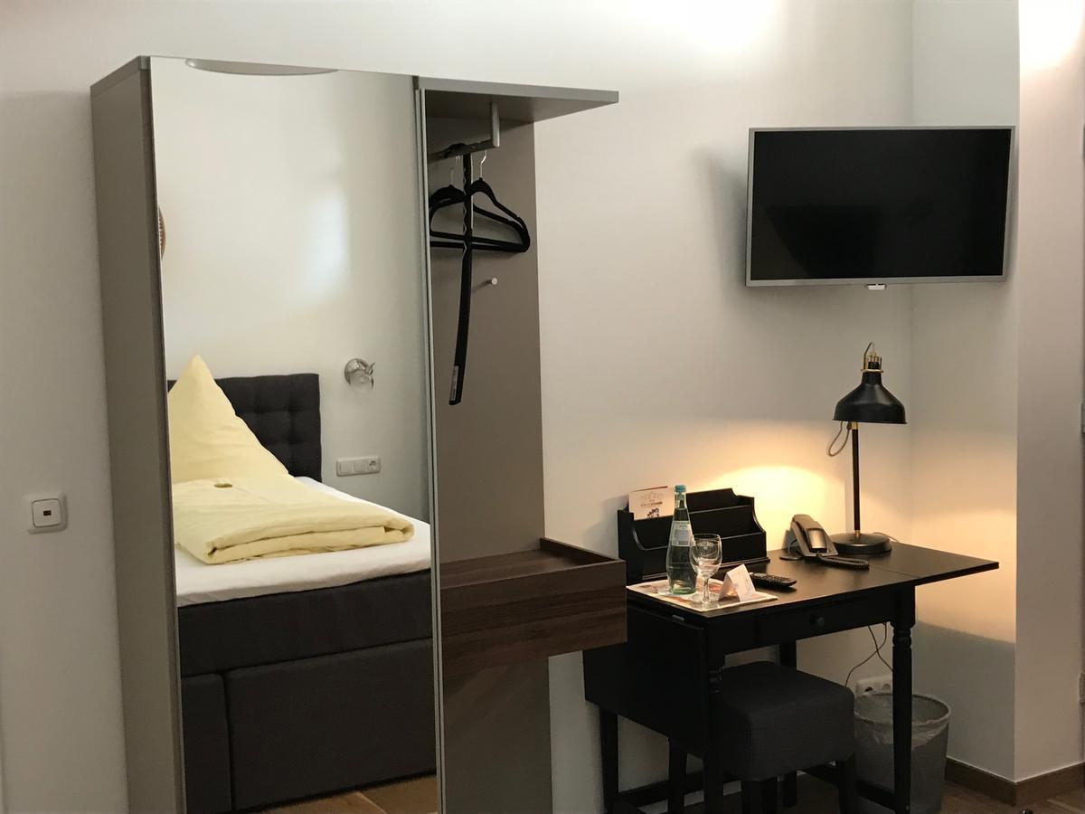 Schlossstuben Hotel บูดิงเงน ภายนอก รูปภาพ
